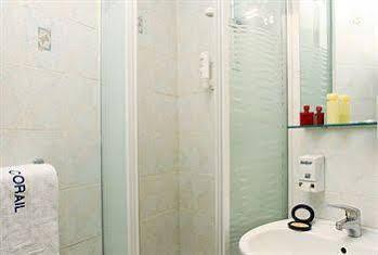 9hotel Bastille-lyon 3* Parijs